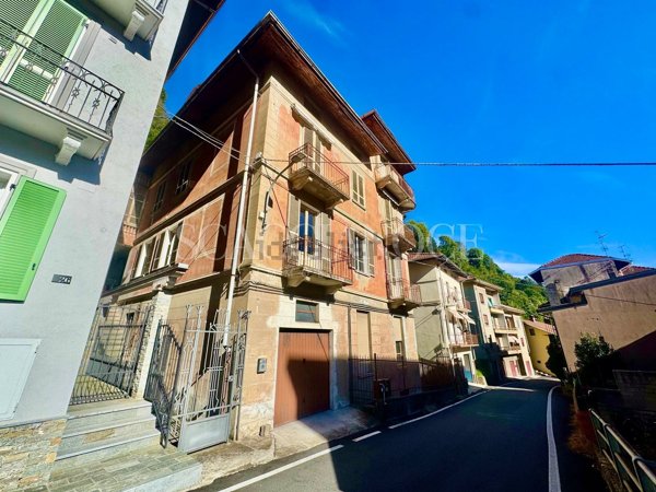 casa indipendente in vendita a Coggiola in zona Vico