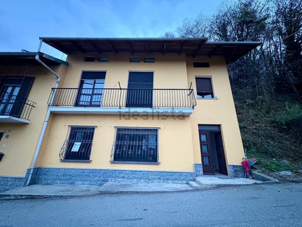 casa indipendente in vendita a Coggiola