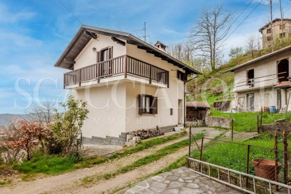 casa indipendente in vendita a Coggiola in zona Vico