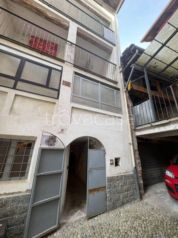 appartamento in vendita a Coggiola in zona Vico