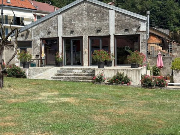 negozio in vendita a Coggiola