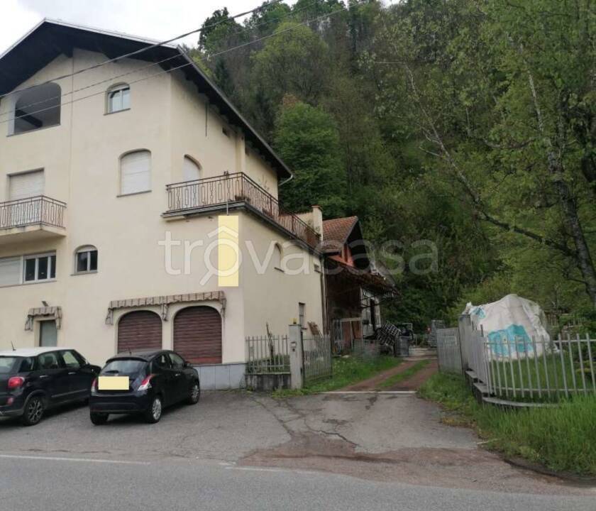 locale commerciale in vendita a Coggiola in zona Vico