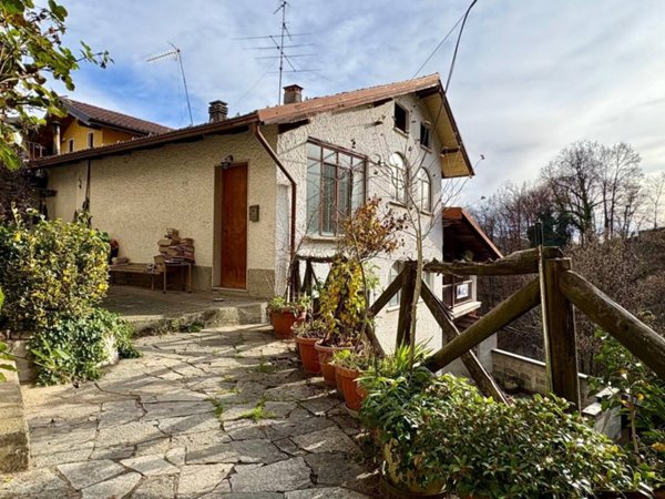 casa indipendente in vendita a Coggiola in zona Vico