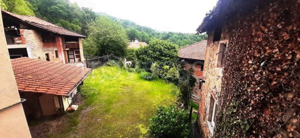 casa indipendente in vendita a Coggiola in zona Fervazzo