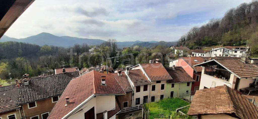 casa indipendente in vendita a Coggiola in zona Fervazzo