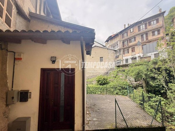casa semindipendente in vendita a Coggiola