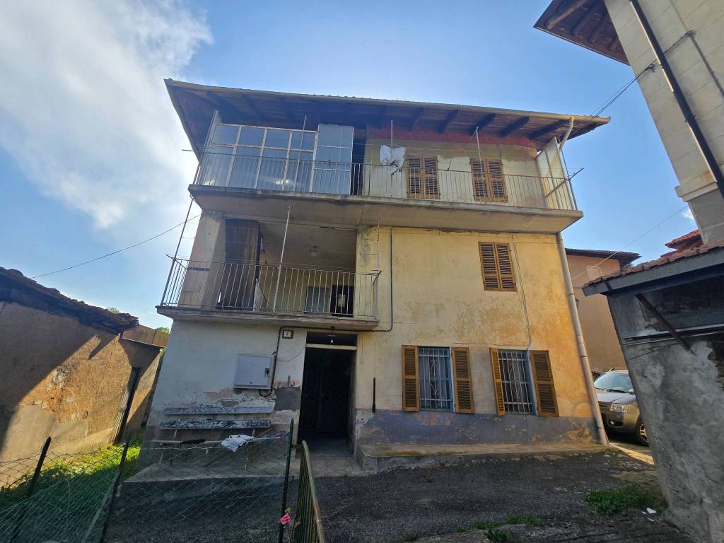 casa indipendente in vendita a Coggiola in zona Fervazzo