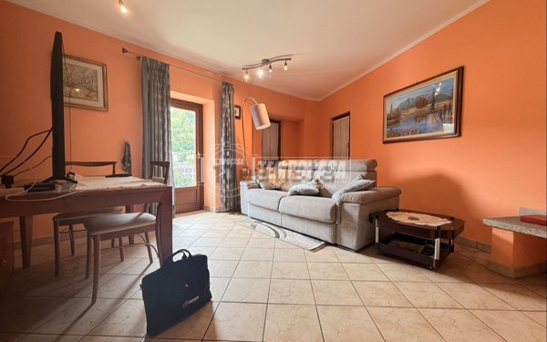 casa semindipendente in vendita a Coggiola in zona Fervazzo