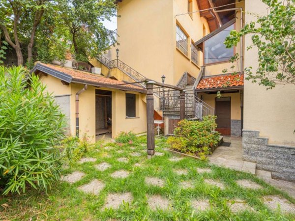 casa indipendente in vendita a Coggiola in zona Viera