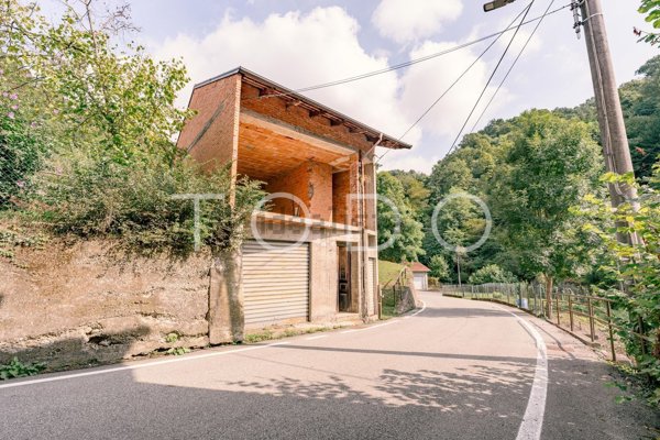 casale in vendita a Coggiola in zona Vico