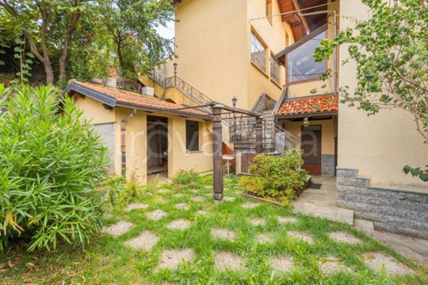 casa indipendente in vendita a Coggiola in zona Viera