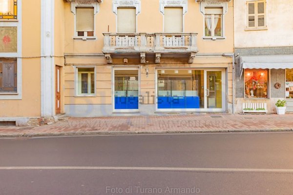 negozio in vendita a Cossato