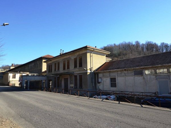 locale commerciale in vendita a Cossato