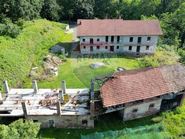 casa indipendente in vendita a Cossato in zona Castellengo