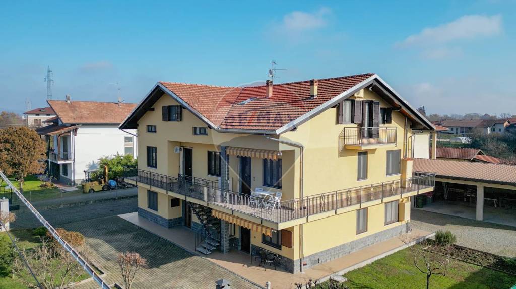 casa indipendente in vendita a Cossato