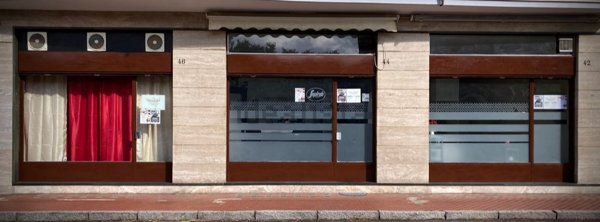 locale commerciale in vendita a Cossato