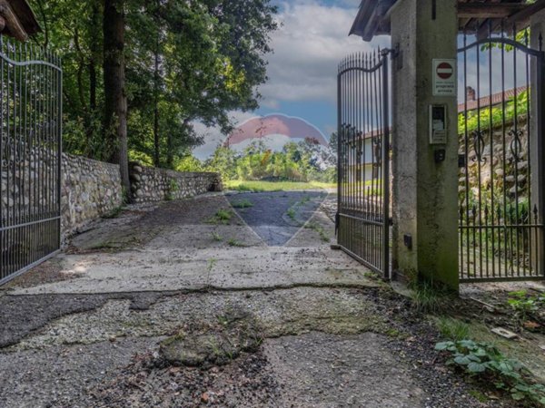 casa indipendente in vendita a Cossato in zona Castellengo