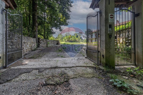 casa indipendente in vendita a Cossato in zona Castellengo