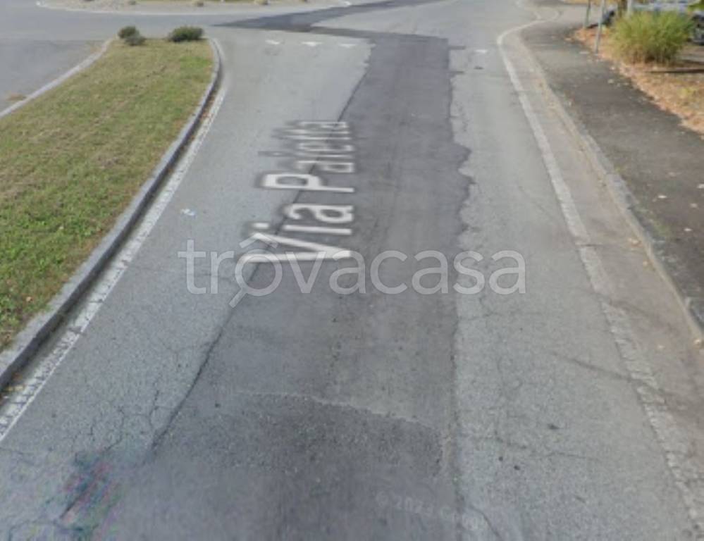 locale commerciale in vendita a Cossato