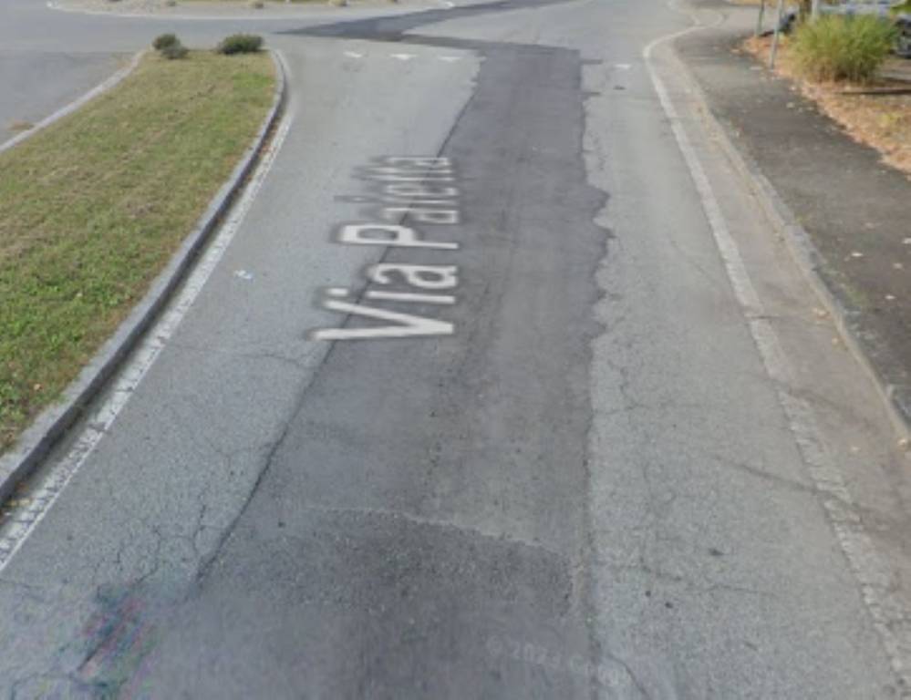 locale commerciale in vendita a Cossato