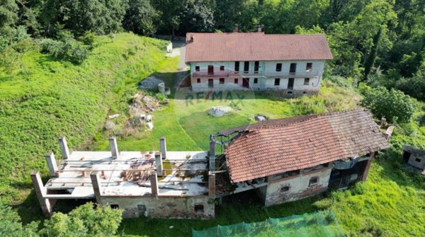 casa indipendente in vendita a Cossato in zona Castellengo