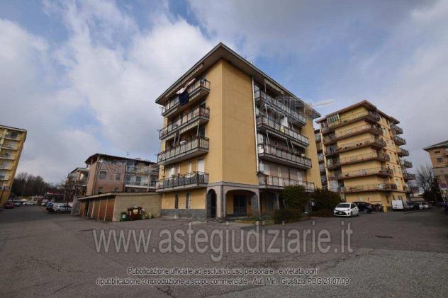 locale commerciale in vendita a Cossato