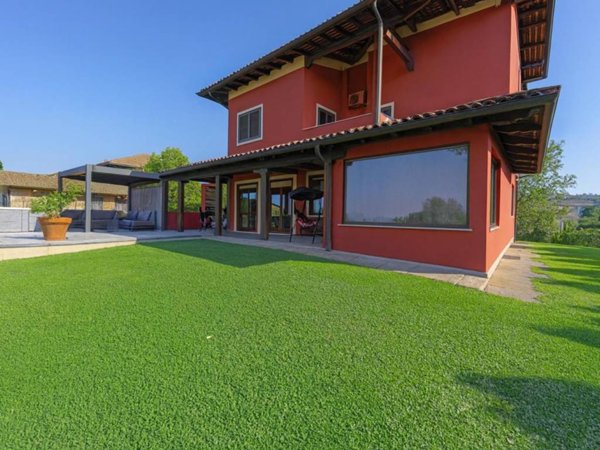 casa indipendente in vendita a Cossato