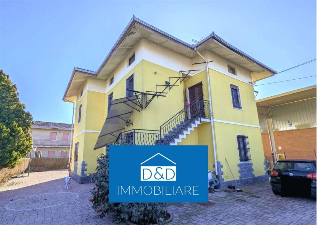 casa indipendente in vendita a Cossato