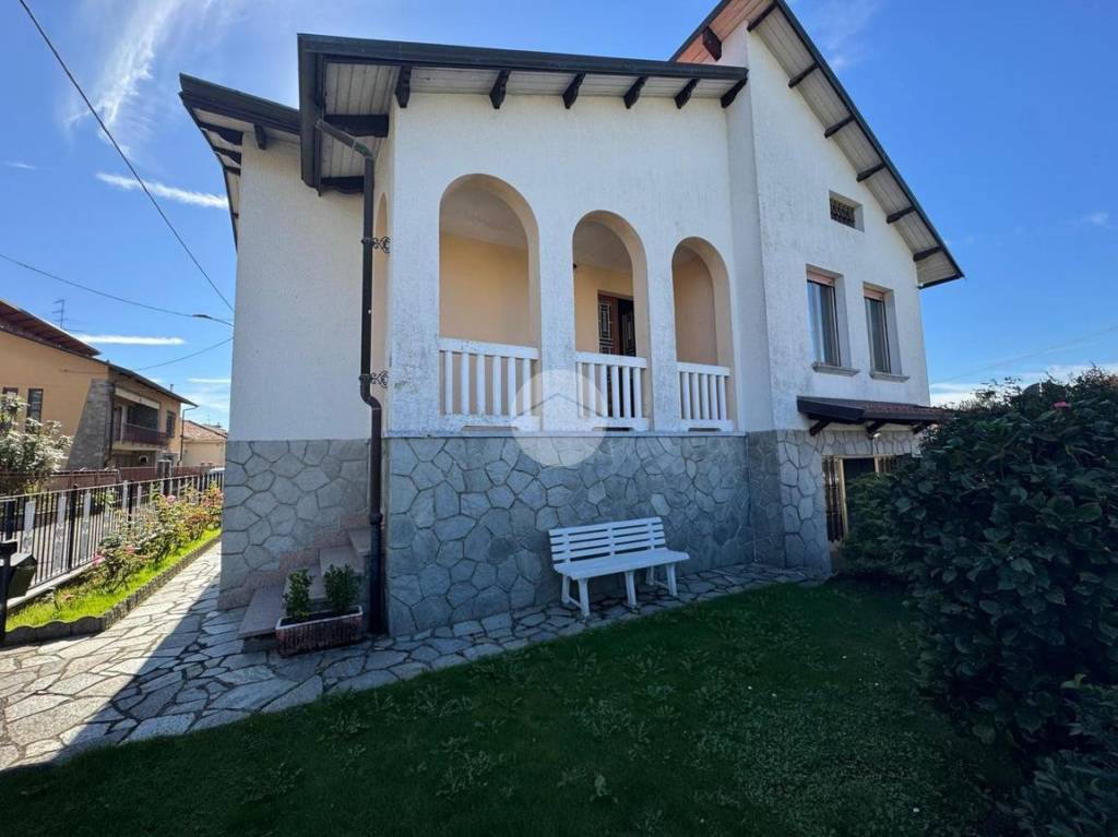 casa indipendente in vendita a Cossato