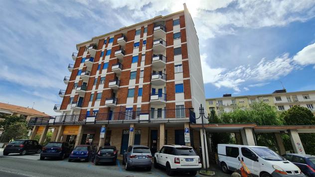 negozio in vendita a Cossato