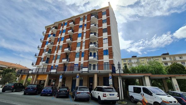 negozio in vendita a Cossato