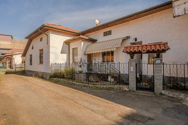 casa indipendente in vendita a Cossato