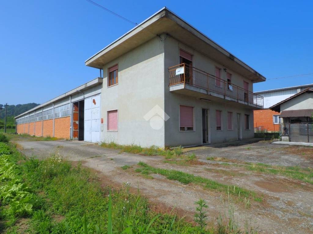 casa indipendente in vendita a Cossato in zona Spolina