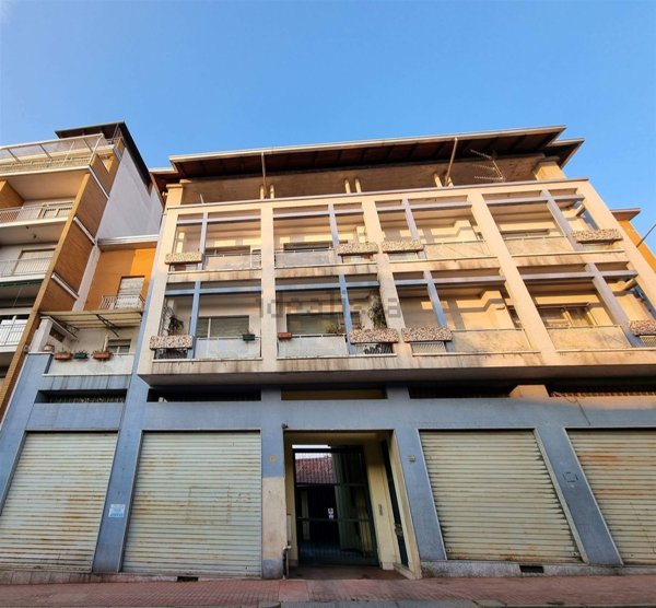 negozio in vendita a Cossato