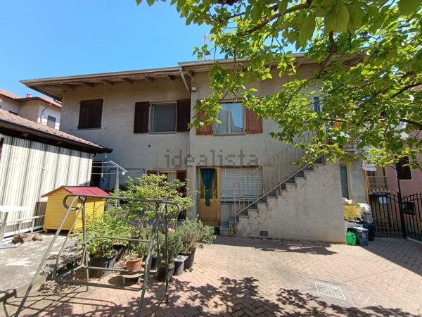 casa semindipendente in vendita a Cossato