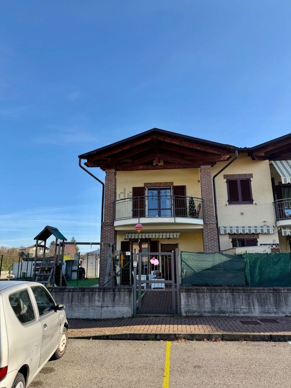casa indipendente in vendita a Cossato