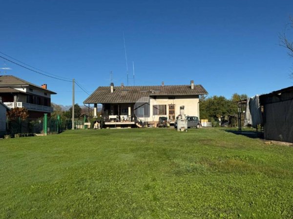 casa indipendente in vendita a Cossato