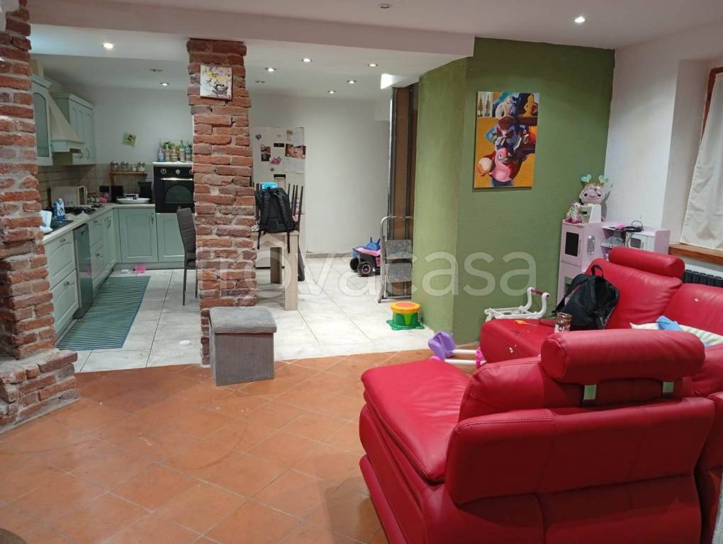 casa indipendente in vendita a Cossato in zona Ronco