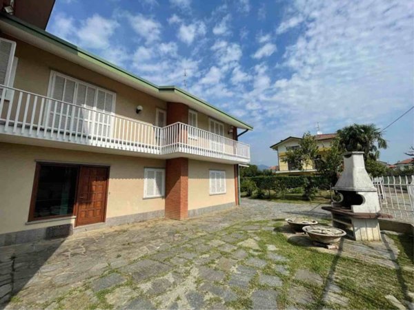 casa indipendente in vendita a Cossato