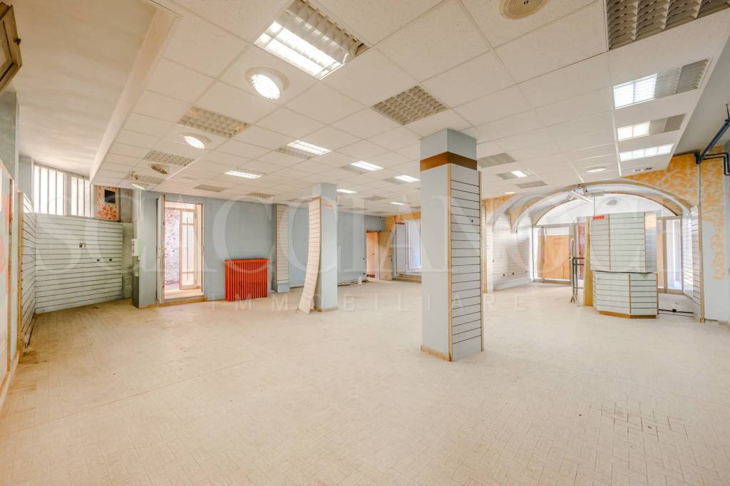 negozio in vendita a Cossato