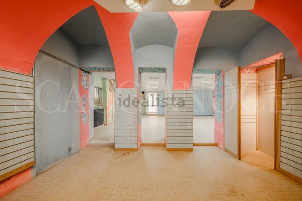 locale commerciale in vendita a Cossato