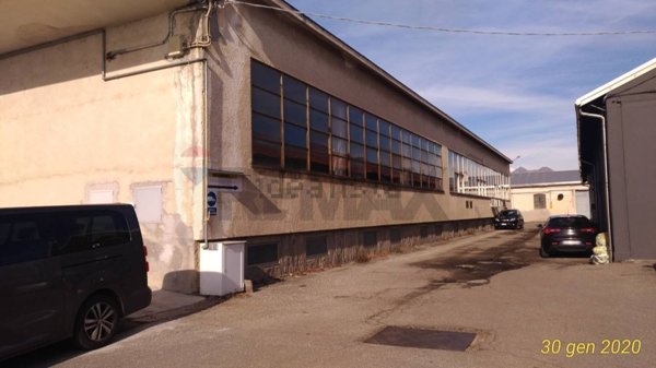 locale di sgombero in vendita a Cossato