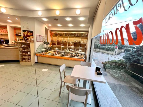 negozio in vendita a Cossato