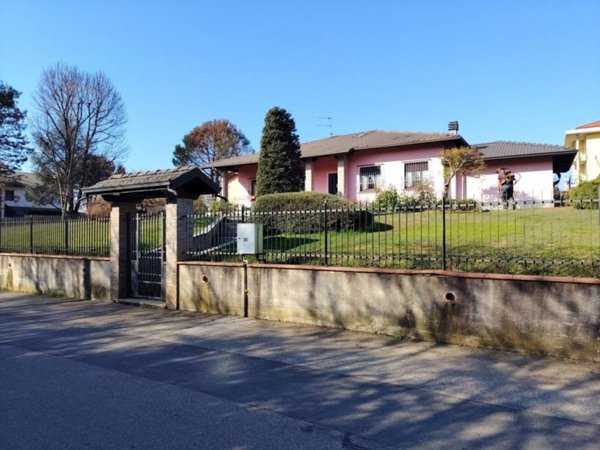 casa indipendente in vendita a Cossato