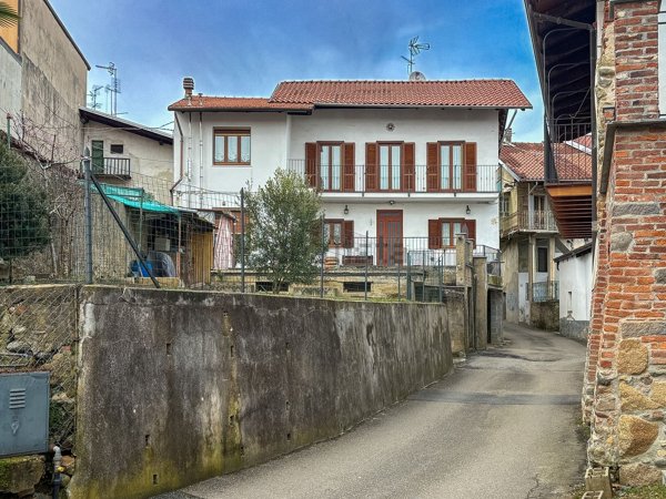 casa indipendente in vendita a Cossato in zona Lavino