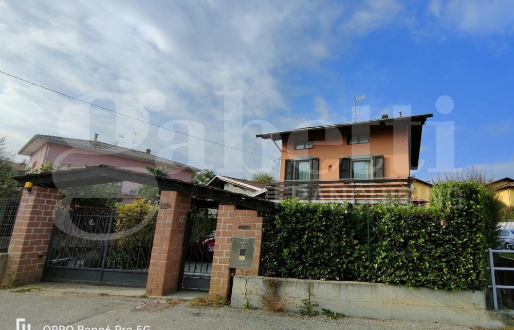 casa indipendente in vendita a Cossato