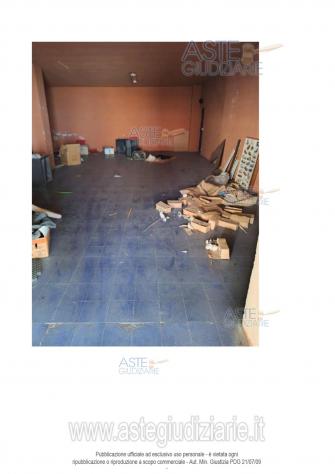 locale commerciale in vendita a Cossato