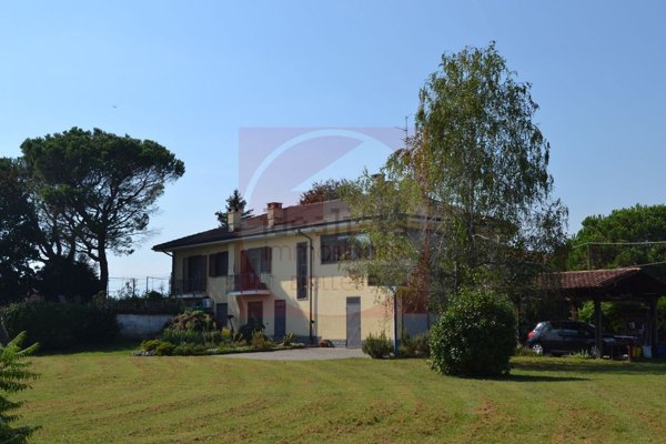 casa indipendente in vendita a Cossato