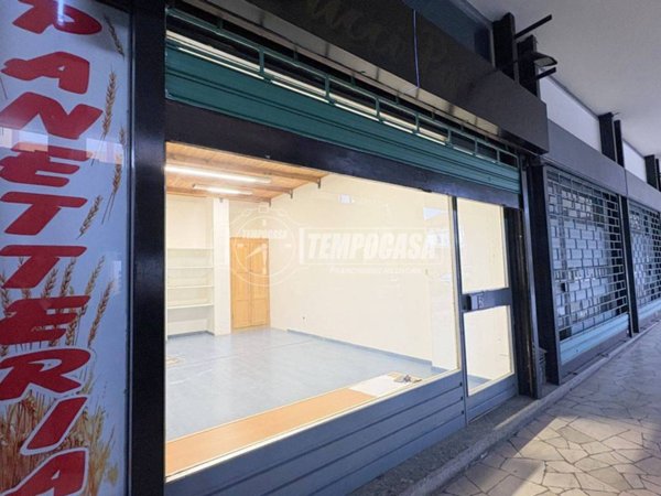 negozio in vendita a Cossato in zona Monteferrario