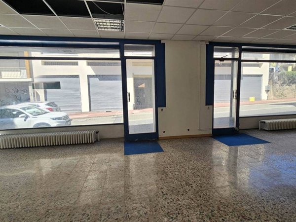 negozio in vendita a Cossato